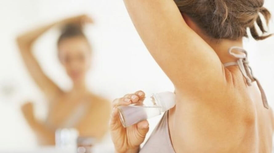 Dezodorans bez aluminija: Manje štetna alternativa za bolji miris ili samo mit?