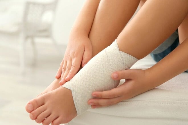 ukočenost u zglobovima nogu i bol