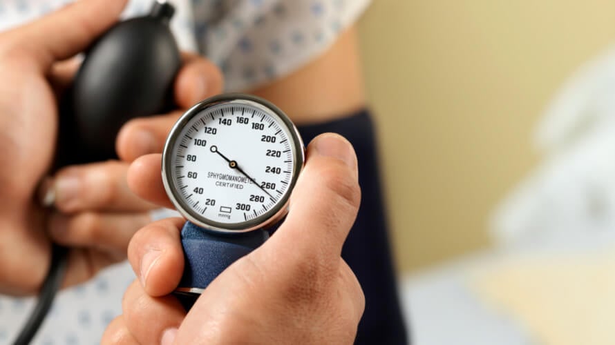 mjerenje krvnog tlaka postupak