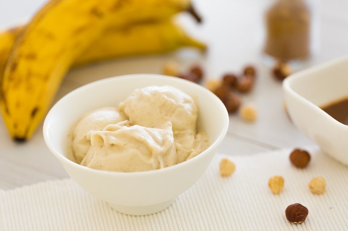 Zdravi sladoled od jogurta, banane i meda