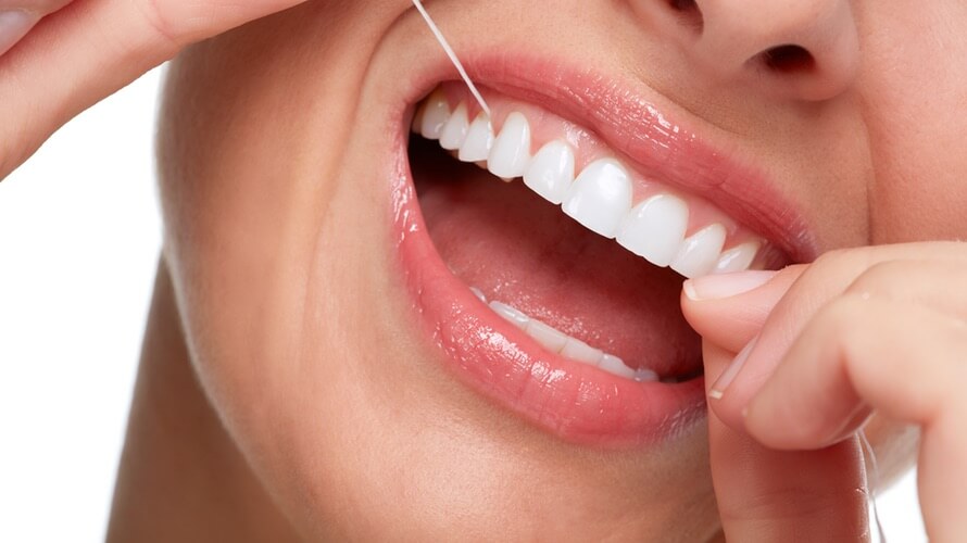 Gingivitis - čišćenje zuba koncem
