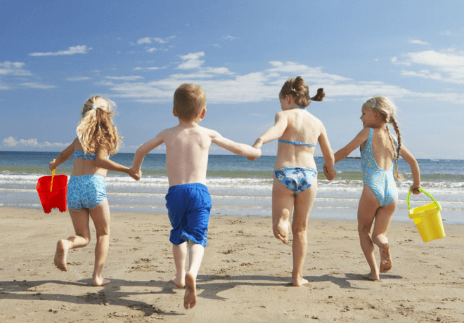Yasenka Uro Balance djeca na plaži