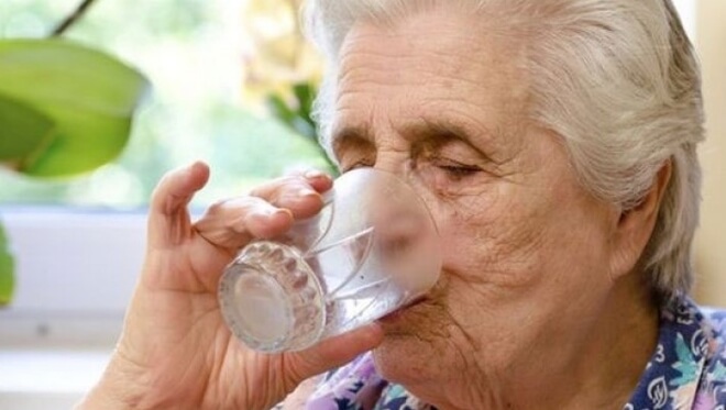 dehidracija kod starijih osoba