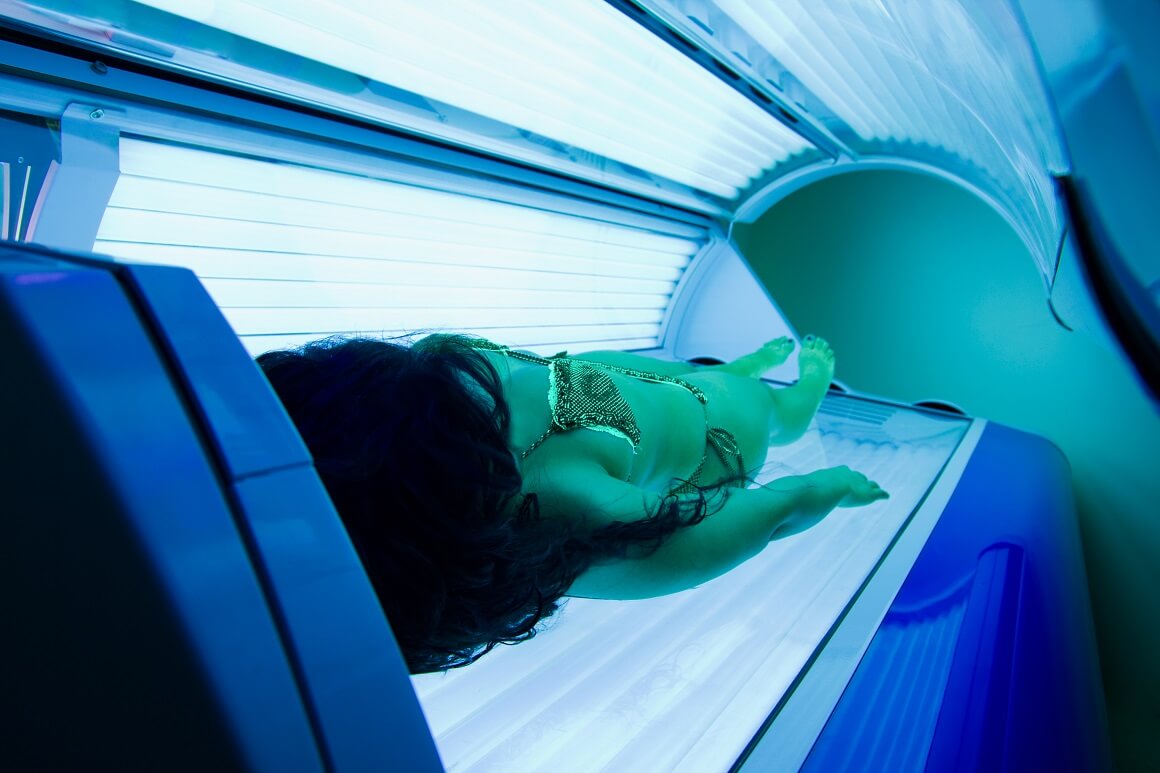 Većina liječnika ne preporučuje korištenje solarija jer isto povisuje tjelesnu temperaturu, a posljedično zagrijava i fetus