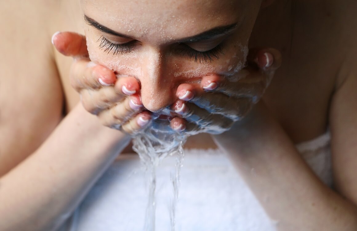 Dvofazno čišćenje lica omogućava dubinsko i potpuno čišćenje lica