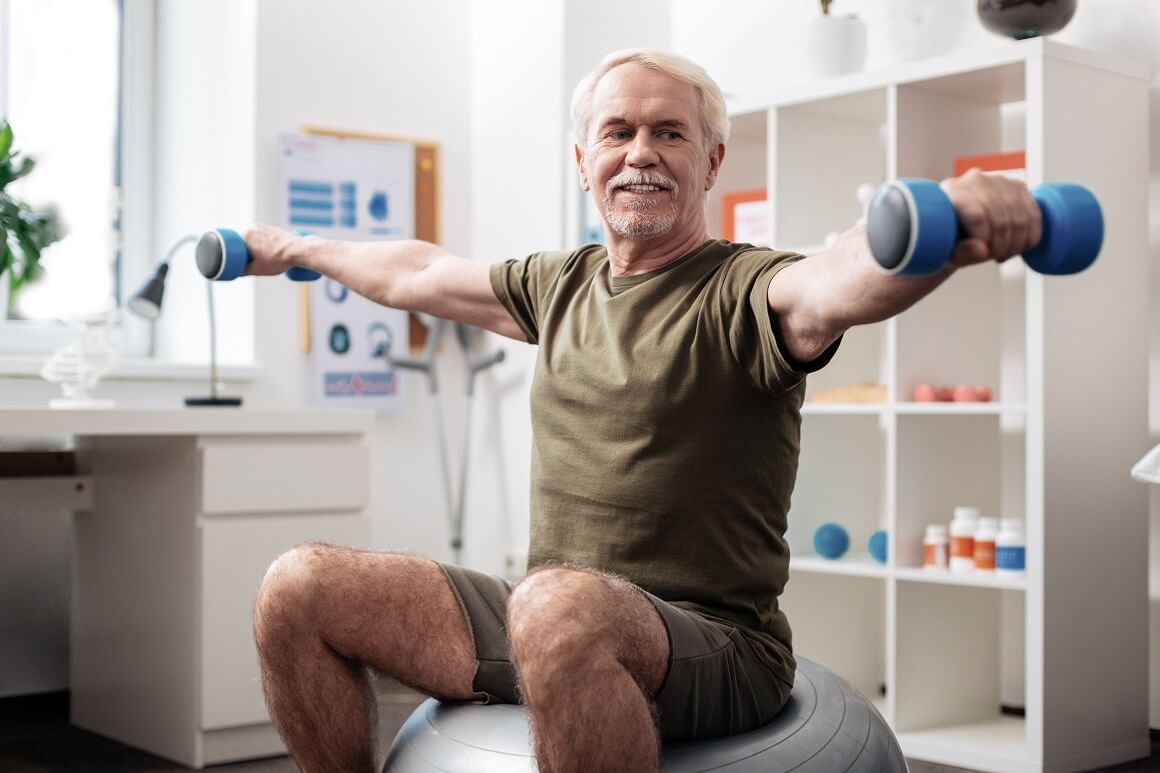 Postoje dvije vrste treninga snage i dizanja utega za očuvanje i izgradnju skeletnih mišića
