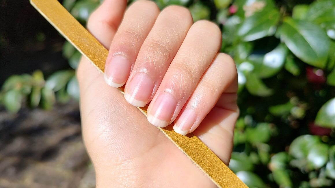 Dermatologinja otkriva 6 zdravstvenih problema koji uzrokuju promjene na noktima
