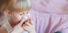 Djeca mogu naučiti puhati nos nakon 2. rođendana, ali mnoga djeca to ne savladaju do škole