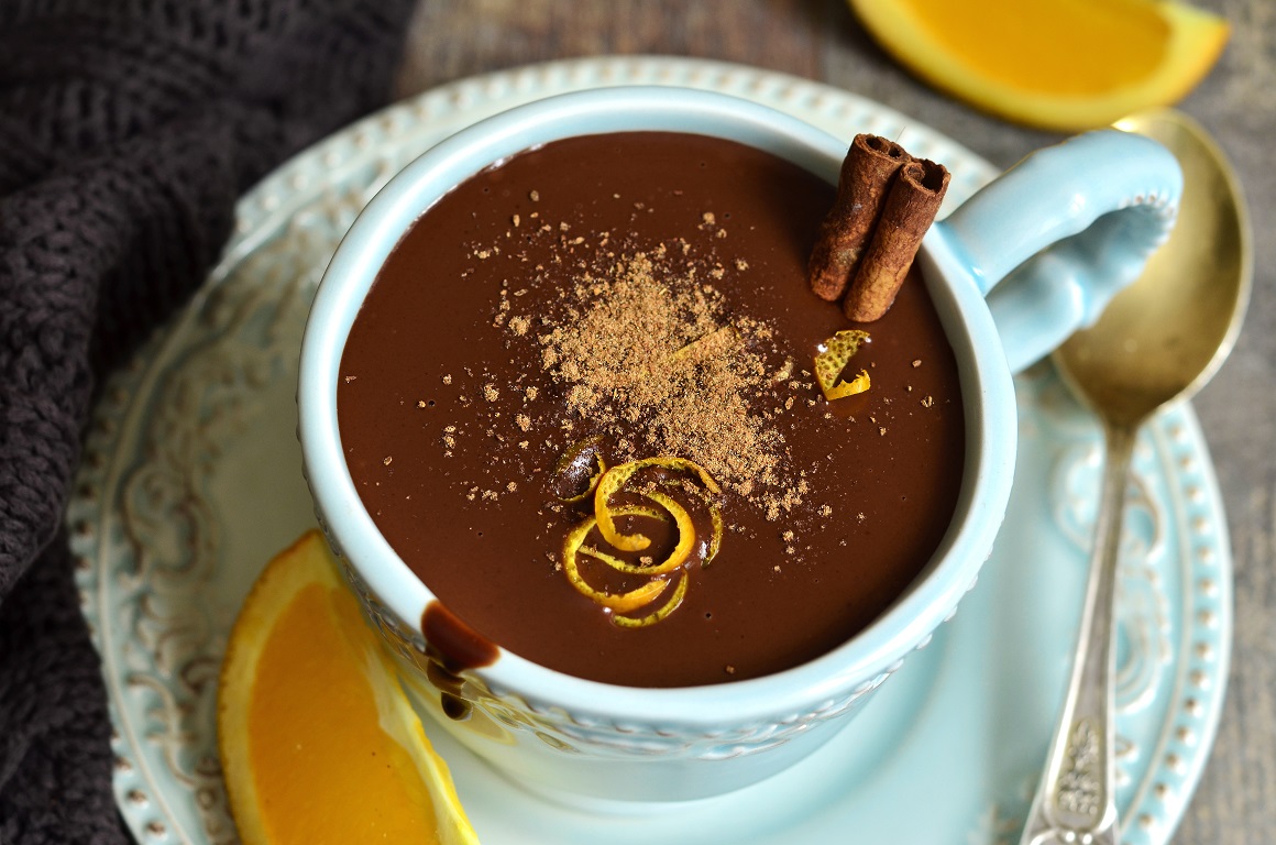 Gusta vruća čokolada - recept s cimetom i narančom