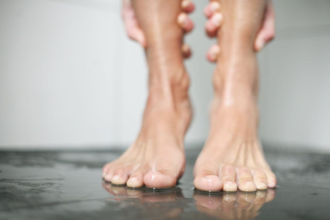 Svakodnevno sapunjanje zona u kojima se najviše znojimo i koje su podobne za kolonije bakterija, a to su pazusi, prsti na nogama i intimni dijelovi, trebalo bi biti dovoljno