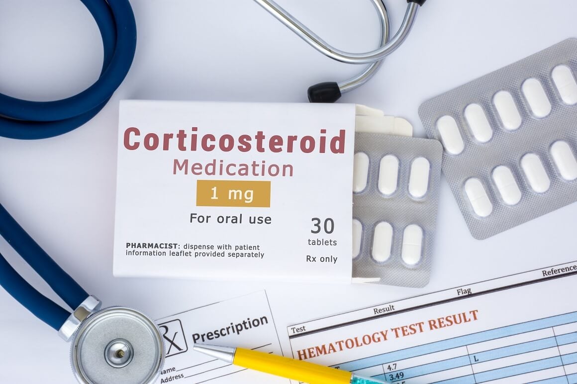 Kortikosteroidi su klasa lijekova koji su sintetički proizvedeni, ali istovjetni steroidnim hormonima koje prirodno proizvodi vanjski dio nadbubrežnih žlijezda