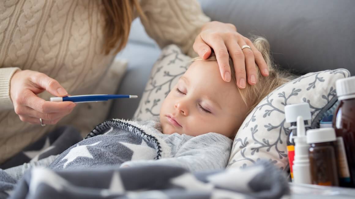 Mnogi roditelji brzo posežu za lijekovima za snižavanje temperature kada njihova djeca počnu pokazivati znakove vrućice, ali pedijatri upozoravaju da to možda nije potrebno