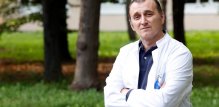 Dr. med. Hrvoje Handl, psihijatar i psihoanalitičar te voditelj Dnevne bolnice za poremećaje hranjenja pri Klinici za psihijatriju Sveti Ivan na Jankomiru