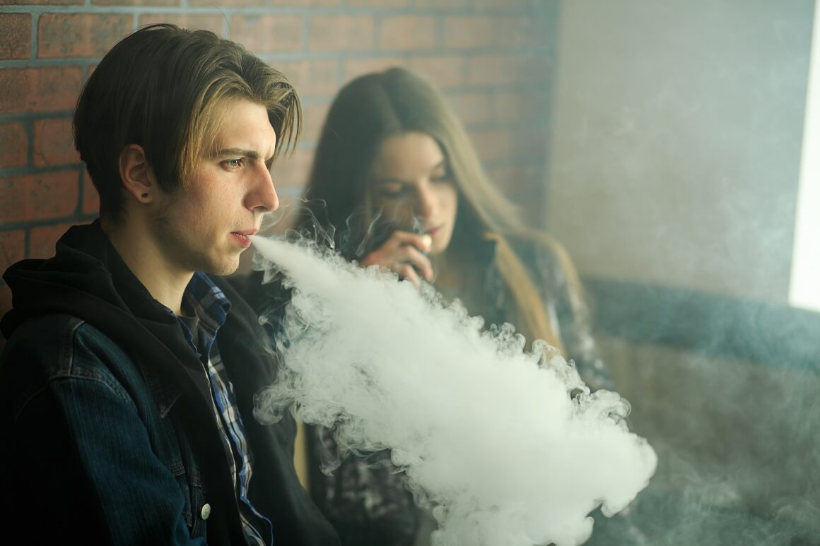 E-cigarete prodaju se većinom tinejdžerima i mladim ljudima