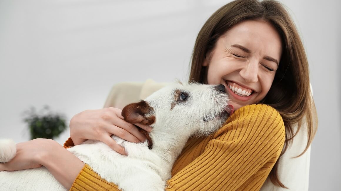 Istraživanja su pokazala da sam pogled na kućnog ljubimca, primjerice psa, potiče proizvodnju oksitocina u njegova vlasnika