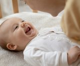 Redovito razgovaranje roditelja s njihovom bebom moglo bi znatno pridonijeti oblikovanju strukture djetetova mozga