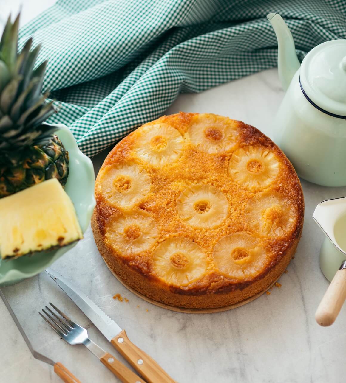 Jednostavni kolač s ananasom
