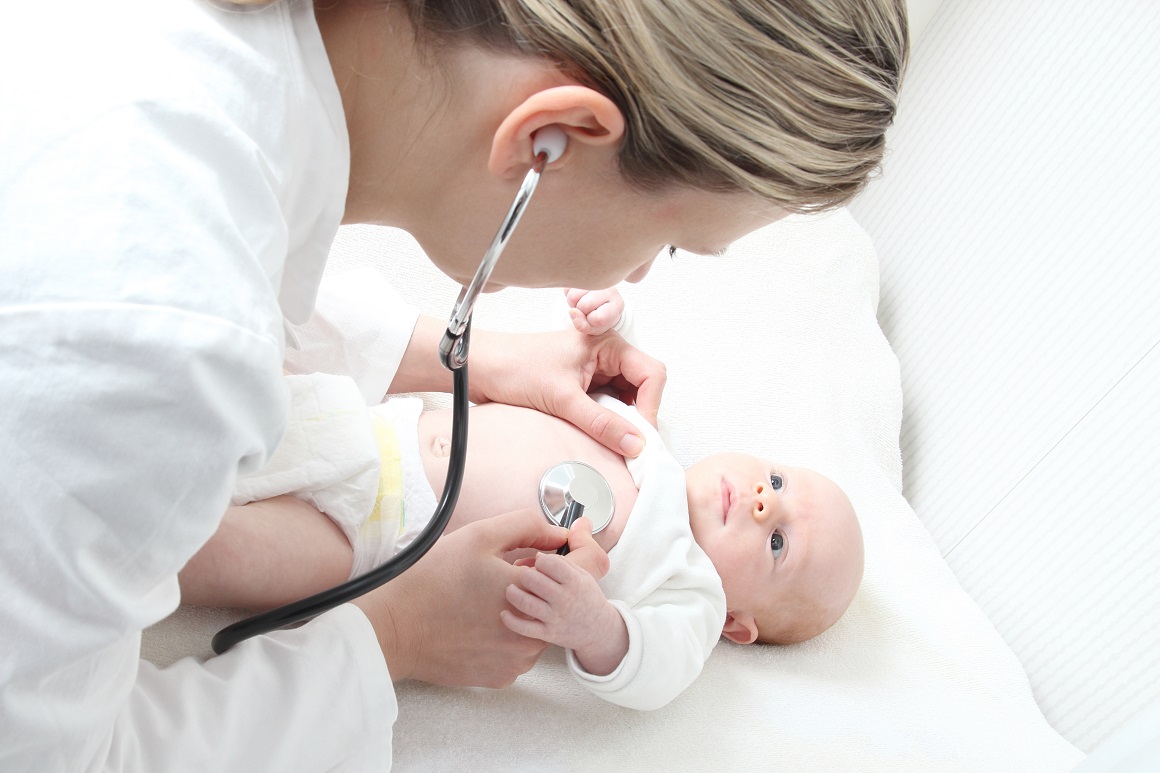Ozbiljne urođene srčane mane obično se primjećuju ubrzo nakon rođenja