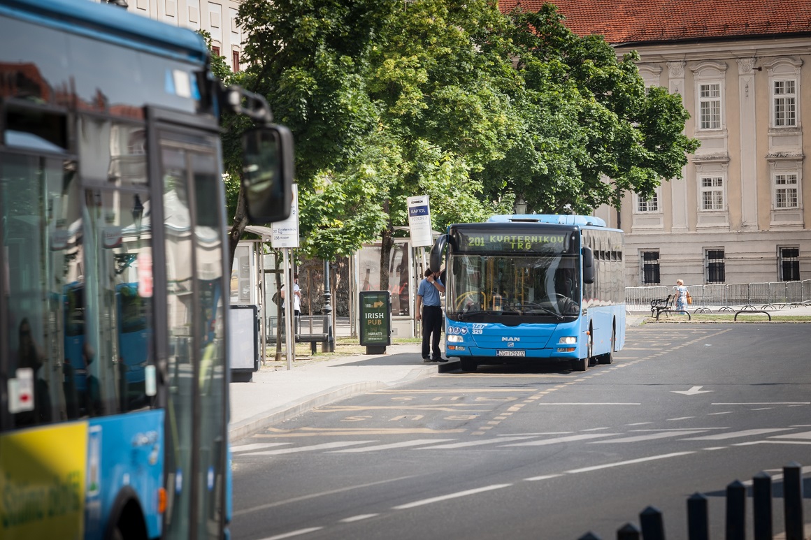 Sustavi javnog prijevoza učinkovitiji su od privatnih vozila, prevoze veći broj putnika po jedinici potrošene energije