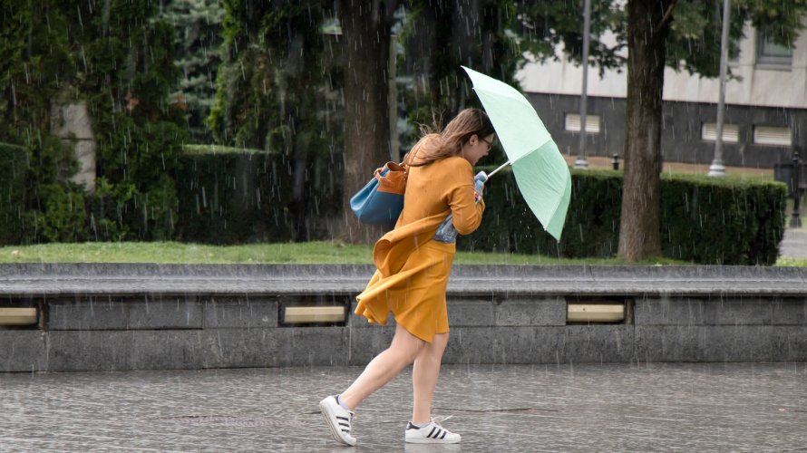 Svima je poznato uvriježeno mišljenje da dugo stajanje na kiši može dovesti do bolesti