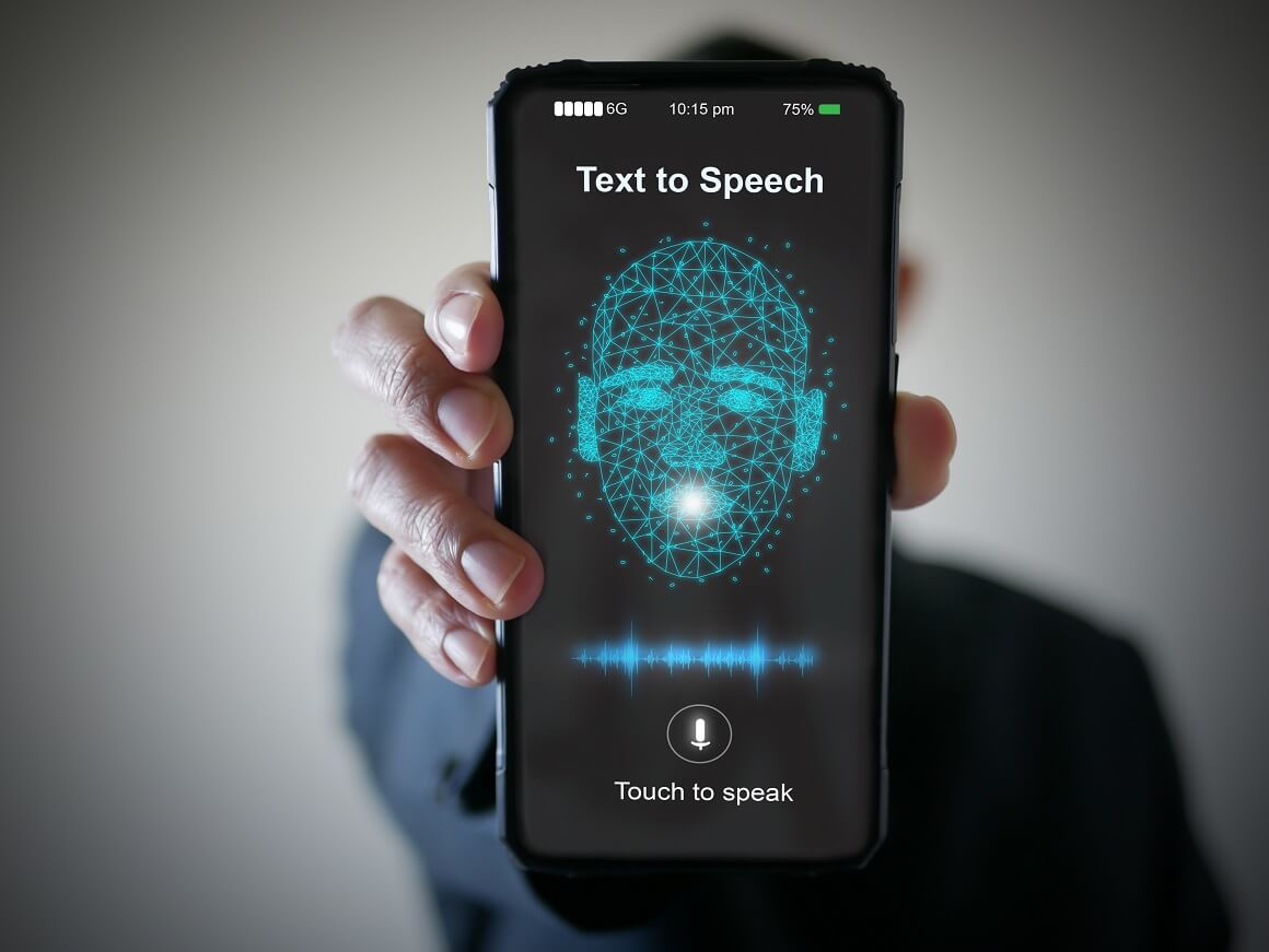 Jedno od najznačajnijih otkrića u umjetnoj inteligenciji za osobe oštećena vida je razvoj sofisticiranih tehnologija pretvaranja teksta u govor i govora u tekst