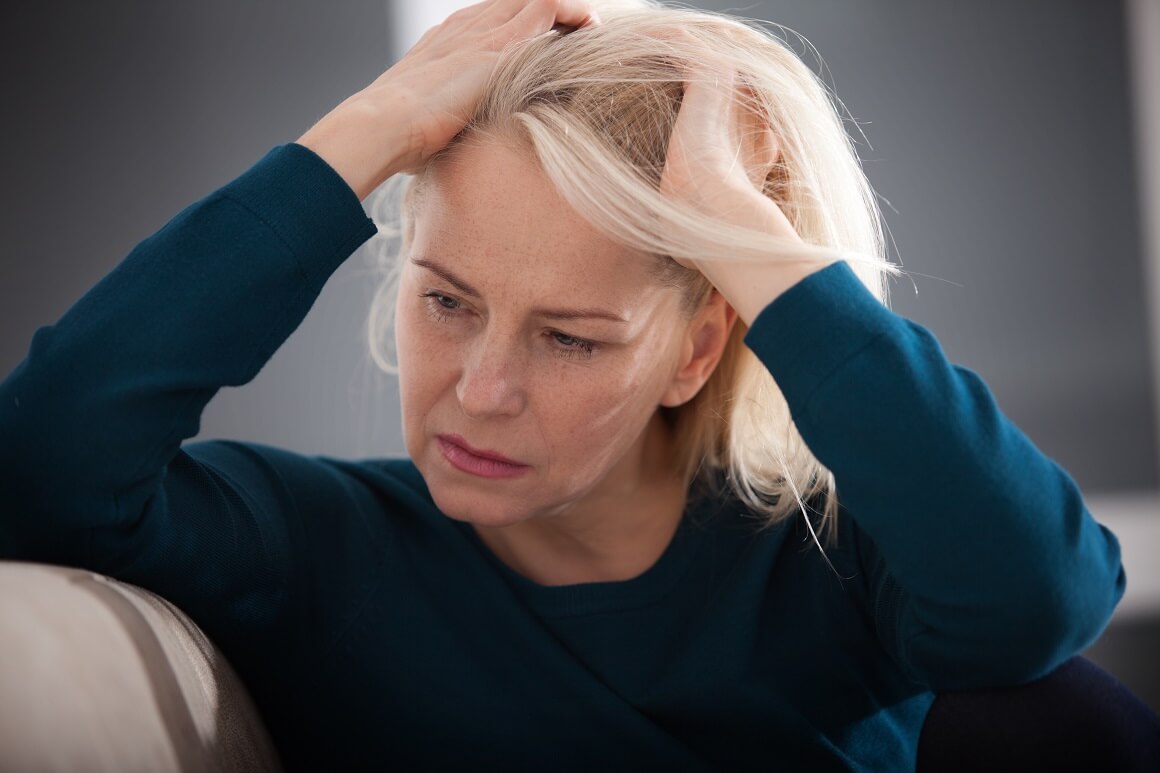 Neke žene još uvijek doživljavaju nagle nalete topline nakon menopauze