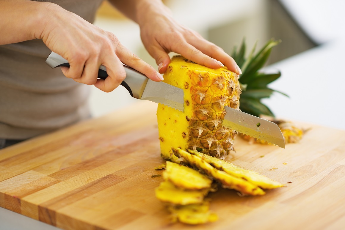 Ananas, sa svojim sočnim i slatkim okusom, još je jedno tropsko voće koje doprinosi vašem unosu vitamina C