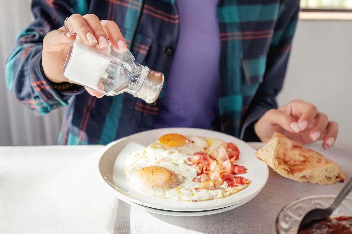 Pretjerana konzumacija soli može povećati količinu proteina u mokraći, što je pokazatelj oštećenja bubrega