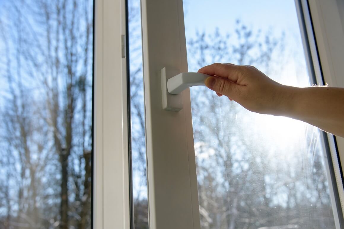 Svaki dan otvorite prozore nekoliko minuta, kako biste omogućili cirkuliranje svježeg zraka