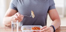 veća je vjerojatnost da će pojedinci koji jedu tri obroka dnevno imati veći unos nutritivno bogate hrane