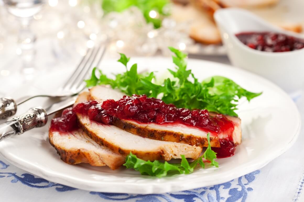 Chutney se može poslužiti u maloj zdjelici ili izravno na tanjuru s drugim namirnicama