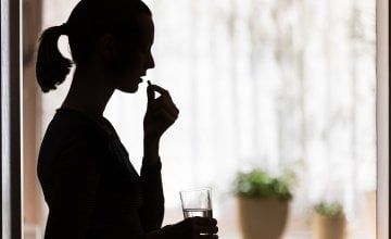 otprilike 40 % osoba kojima je dijagnosticiran dijabetes tipa 2 prestane uzimati svoje sekundarne lijekove unutar godinu dana