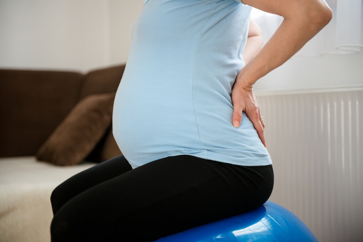 simptomi povezani sa psorijatičnim artritisom poput bolova u leđima ili kukovima mogu se pogoršati tijekom trudnoće