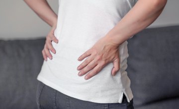 Pojedinci koji pate od kronične boli u donjem dijelu leđa mogu pronaći olakšanje kroz praksu joge