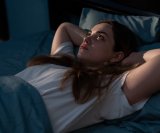 Nedavna studija ukazuje na potencijalnu vezu između menstrualnog ciklusa i fluktuacija u obrascima spavanja i raspoloženju