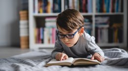 Roditelji mogu iskoristiti raspored svojeg doma kako bi poboljšali rane sposobnosti čitanja svoje djece