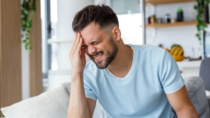 Migrena može uzrokovati ovo stanje kod mladih muškaraca
