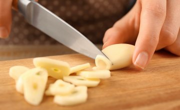jedenje češnjaka može poboljšati razinu kolesterola i šećera u krvi