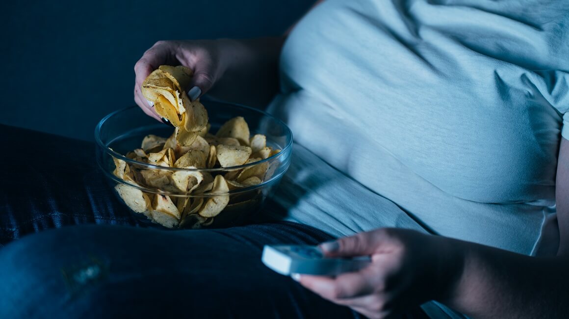 jedenje unutar tri sata prije spavanja najmanje četiri puta tjedno može povećati rizik od raka debelog crijeva