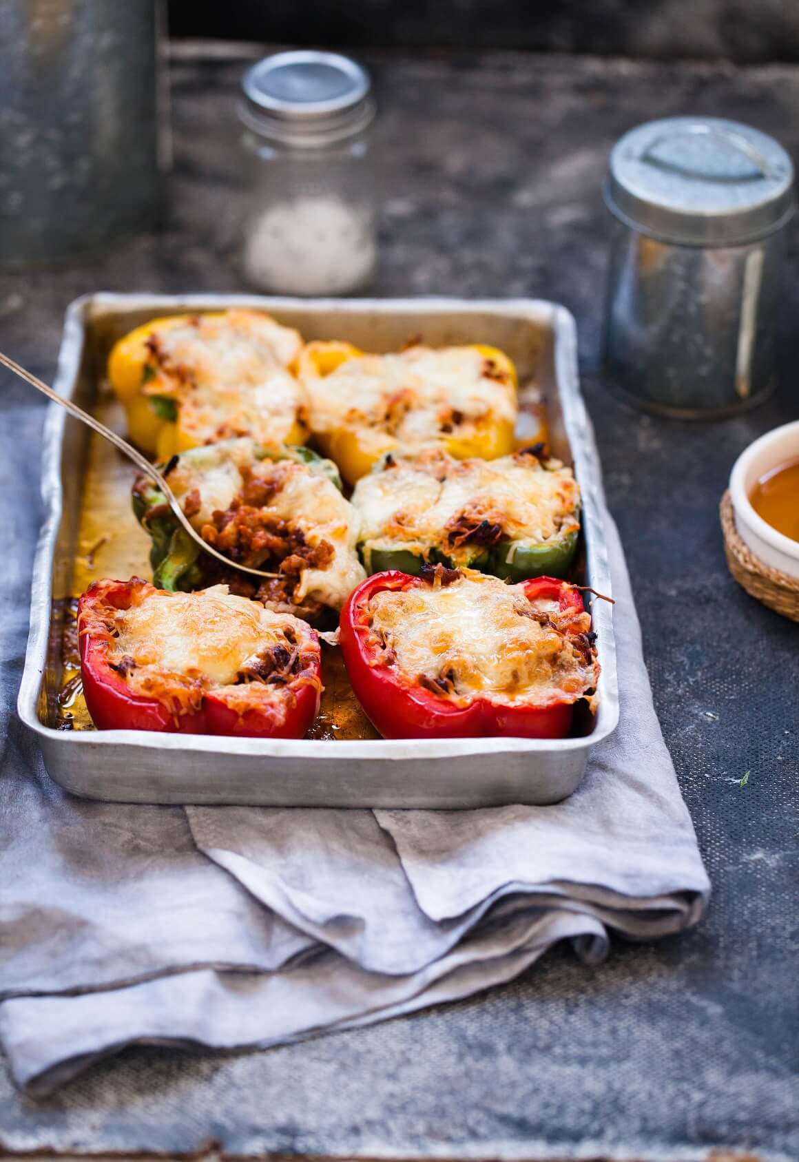 Zapečene vegetarijanske punjene paprike