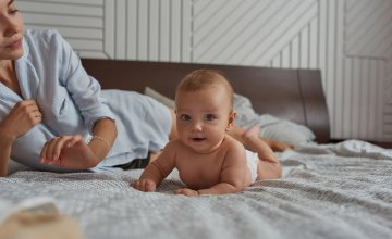 Okretanje bebe na trbuh