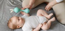 Motorički razvoj bebe po mjesecima - prve dvije godine