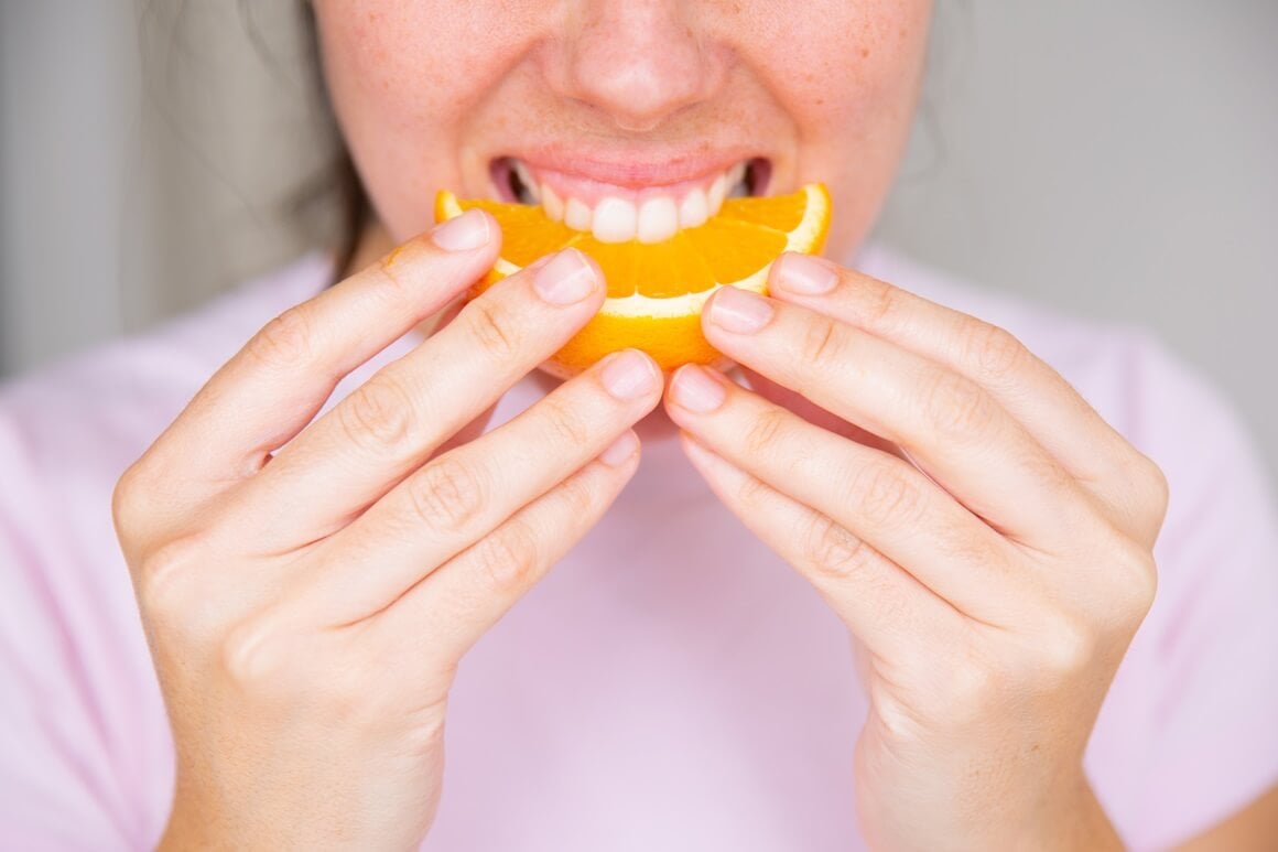 Jedna naranča sadrži tri grama vlakana i 82 mg vitamina C, a ima samo 72 kalorije