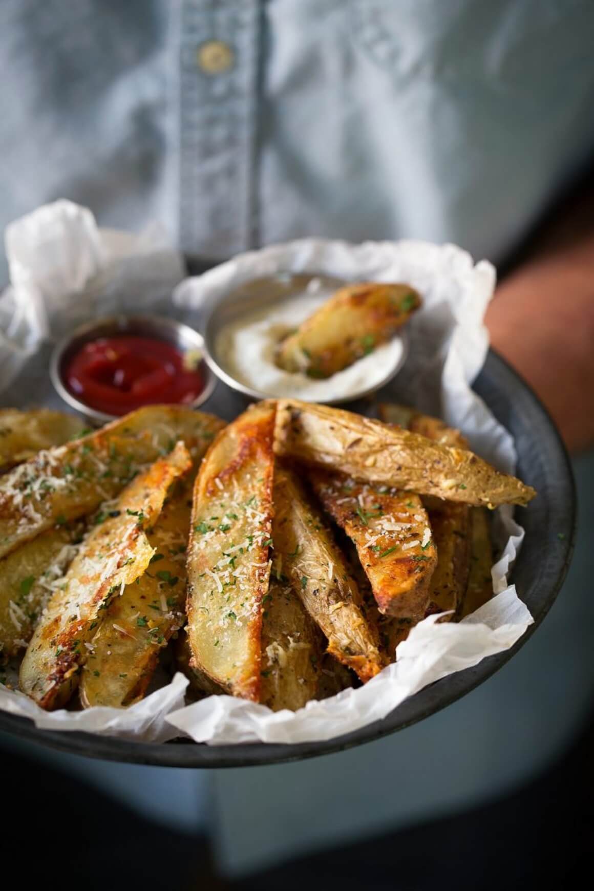 Pečeni krumpirići s parmezanom i češnjakom