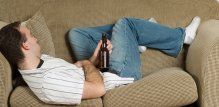 Alkohol je poznat okidač IBS-a jer može iritirati probavni sustav i uzrokovati dehidraciju