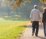 10 prednosti hodanja za starije odrasle osobe