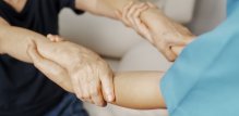 edukacija oboljelih od Parkinsonove bolesti, njihovih obitelji i njegovatelja ključna je za bolje razumijevanje bolesti