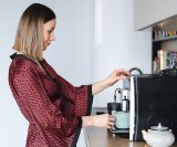 Latte s okusom ili energetski napitak mogu vas razbuditi, ali često sadrže iznimno puno dodanog šećera