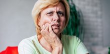 Osjetljivost zubi i bol u menopauzi