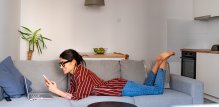 Tummy time za odrasle je sve popularniji